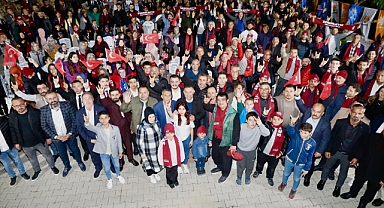 YAYLALI BAŞKAN YÜCEL'İ BAĞRINA BASTI