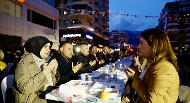 Yücel'den Mahmutlar'da gövde gösterisi