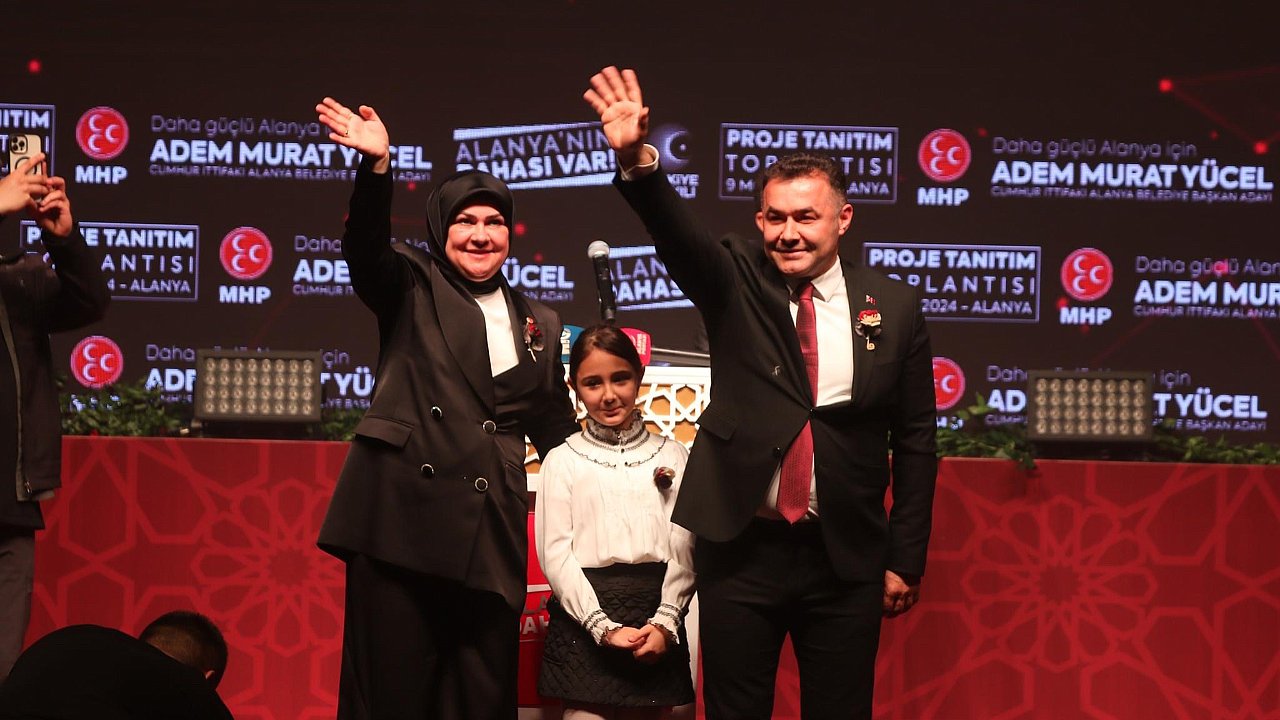 Yücel''den görkemli lansman