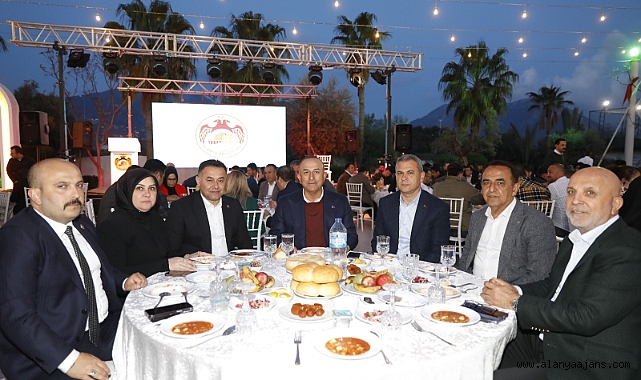 Yücel personel ile iftarda buluştu