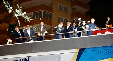 Yücel ve Tütüncü izdihamı