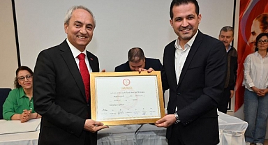 Alanyalı başkan Kocagöz, mazbatasını aldı