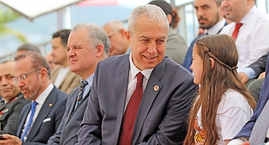 Özçelik'ten çocuklara mesaj