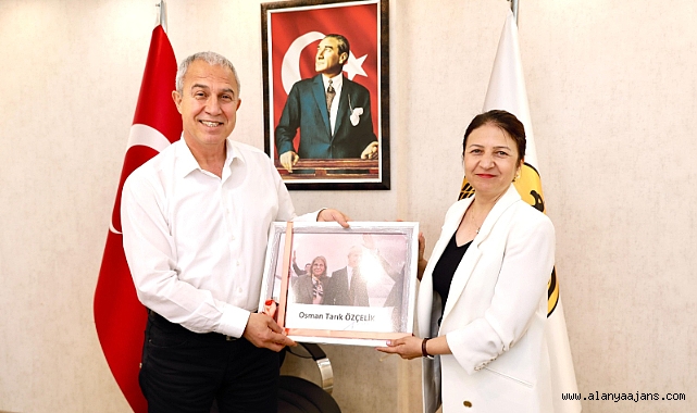 AGC ve AGF'den Özçelik'e nezaket ziyareti