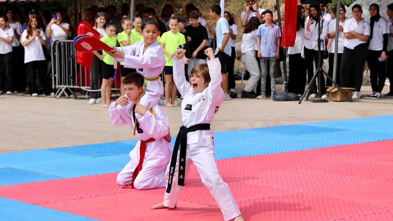 ALANYA’DA 19 MAYIS COŞKUSU