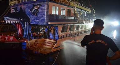 Alanya’da gezi teknesinde yangın çıktı