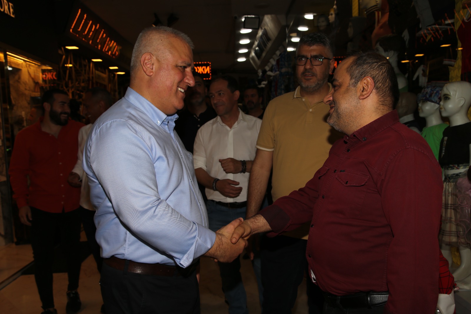 Başkan Erdem esnafı ziyaret etti