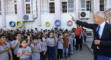 BAŞKAN ÖZÇELİK ÖĞRENCİLERLE BULUŞTU