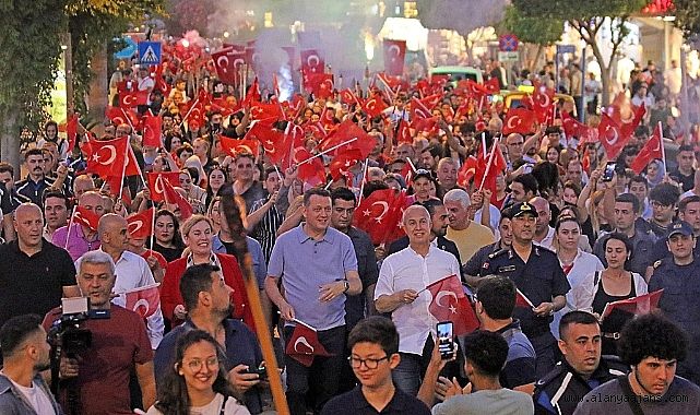 Fener alayı izdihamı