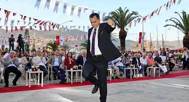 Koçak’tan Zeybek Oyunu