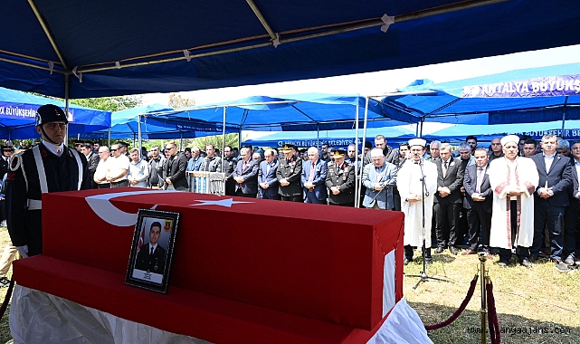Manavgat şehidini uğurladı