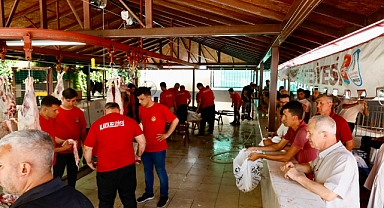 ALANYA'DA 4 MERKEZDE BİN 659 KURBAN KESİLDİ