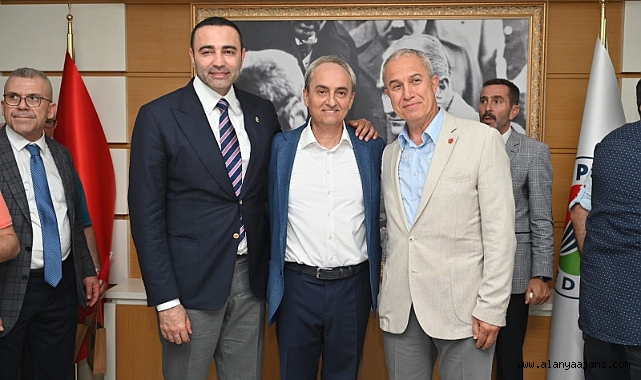 Kaya ve Özçelik'ten Kocagöz'e ziyaret