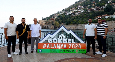 Güreşçiler Alanya'da