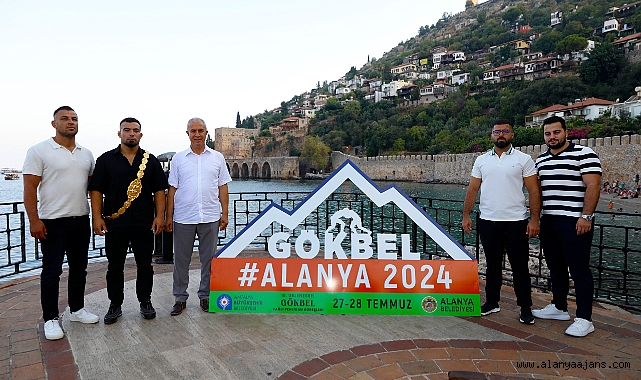 Güreşçiler Alanya'da