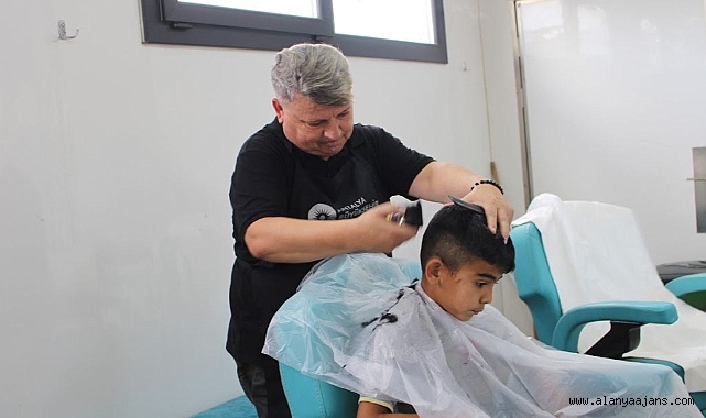 Mobil kuaför tırı yaylalarda