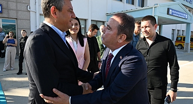 Muhittin Başkan, Özel ile görüştü