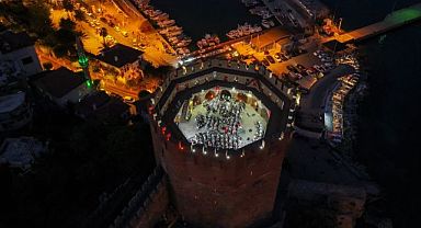 TARİHİ KIZILKULE MÜZİKLE RENKLENDİ