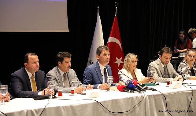 Ak Parti'den Muhittin Başkan'a eleştiri yağmuru