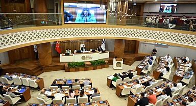 BAŞKAN ÖZÇELİK BÜYÜKŞEHİR BELEDİYE MECLİSİ'NE KATILDI