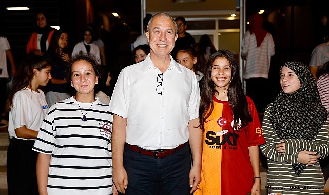 Başkan Özçelik, kız çocuklarını dinledi