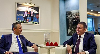 Özel'den Böcek'e tebrik
