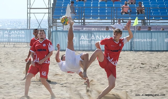 Plaj futbolu finalleri başladı