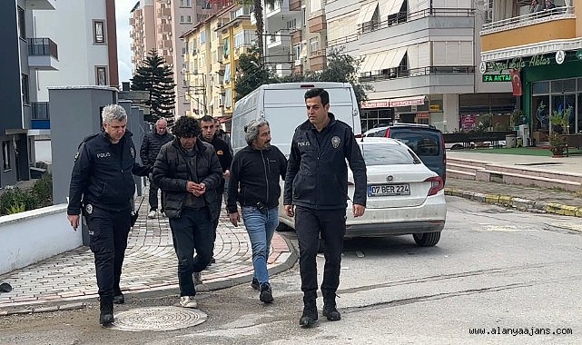 Çatı çatı intihar için geziyor