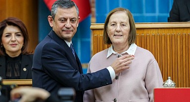 Eski Bakan CHP'ye katıldı
