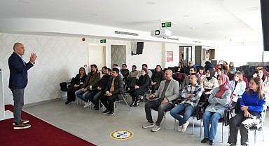 ETÜT ÖĞRETMENLERİNE ÖĞRENCİ MOTİVASYONU SEMİNERİ