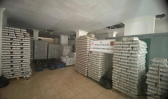 Alanya’da10 ton kaçak içki ele geçirdi