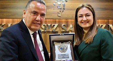 Böcek'ten tebrik mesajı