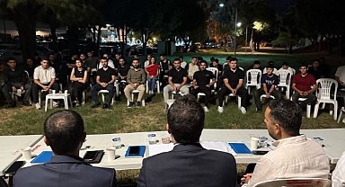 AK Gençlik gençlerin peşinde