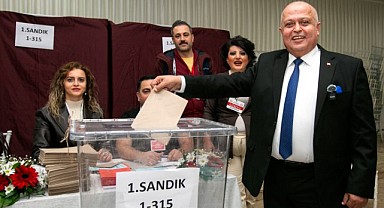 Yenialp yeniden başkan seçildi