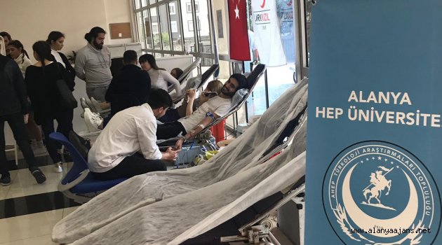 AHEP'den Kızılay'a Tam Destek