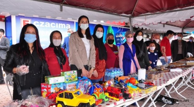 Ahmet bebek için Mahmutlar’da kermes