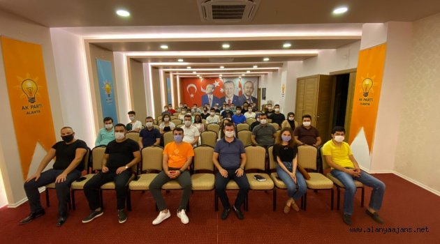 Ak Gençlik mahalle başkanlarıyla buluştu