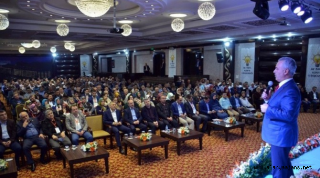 Ak Parti hizmet içi eğitime girdi