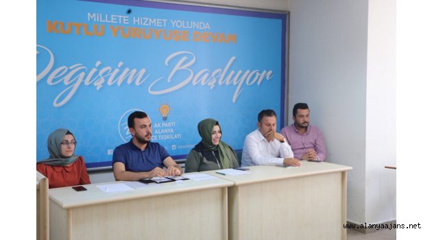 AK Parti İlçe Teşkilatı haftalık toplantısı Çelik eşliğinde gerçekleşti