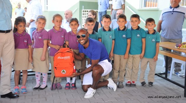 Alanyaspor öğrencilerle buluştu