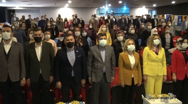 Alanya Ak Kadınlar kongresini yaptı