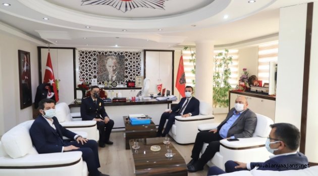 Alanya Ak Parti polisleri unutmadı