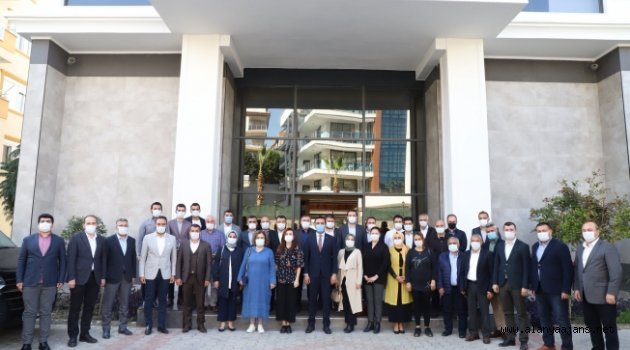 Alanya Ak Parti yönetimi toplandı