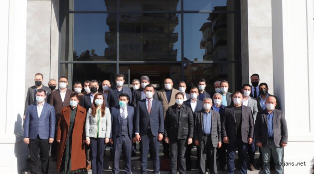 Alanya Ak Parti yönetimi toplandı