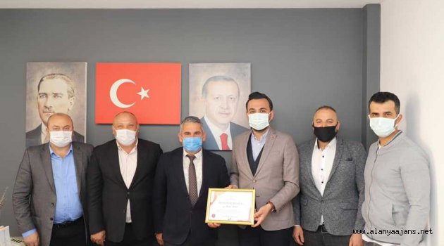 Alanya Ak Parti'de mahalle başkanı değişti