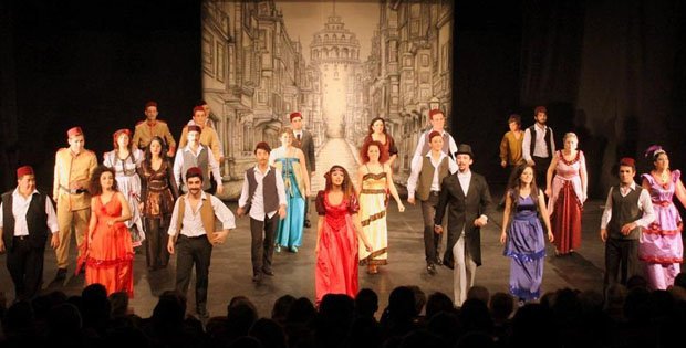 ALANYA BELEDİYE TİYATROSU'NDAN BİR İLK...