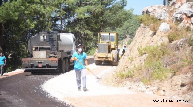 Alanya Belediyesi asfalt çalışmalarına devam ediyor