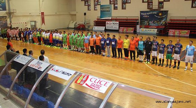 Alanya Belediyesi futsal turnuvası başladı