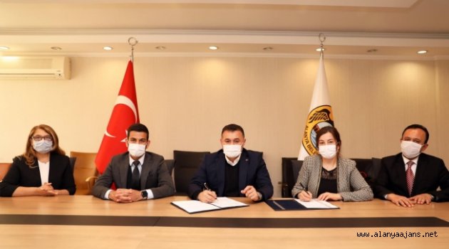 Alanya Belediyesi güneşten aldığı enerjiyi büyütmeye devam ediyor