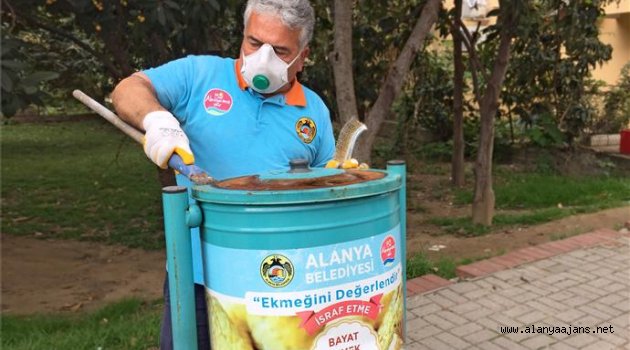 Alanya Belediyesi’nden konteynerlere bakım